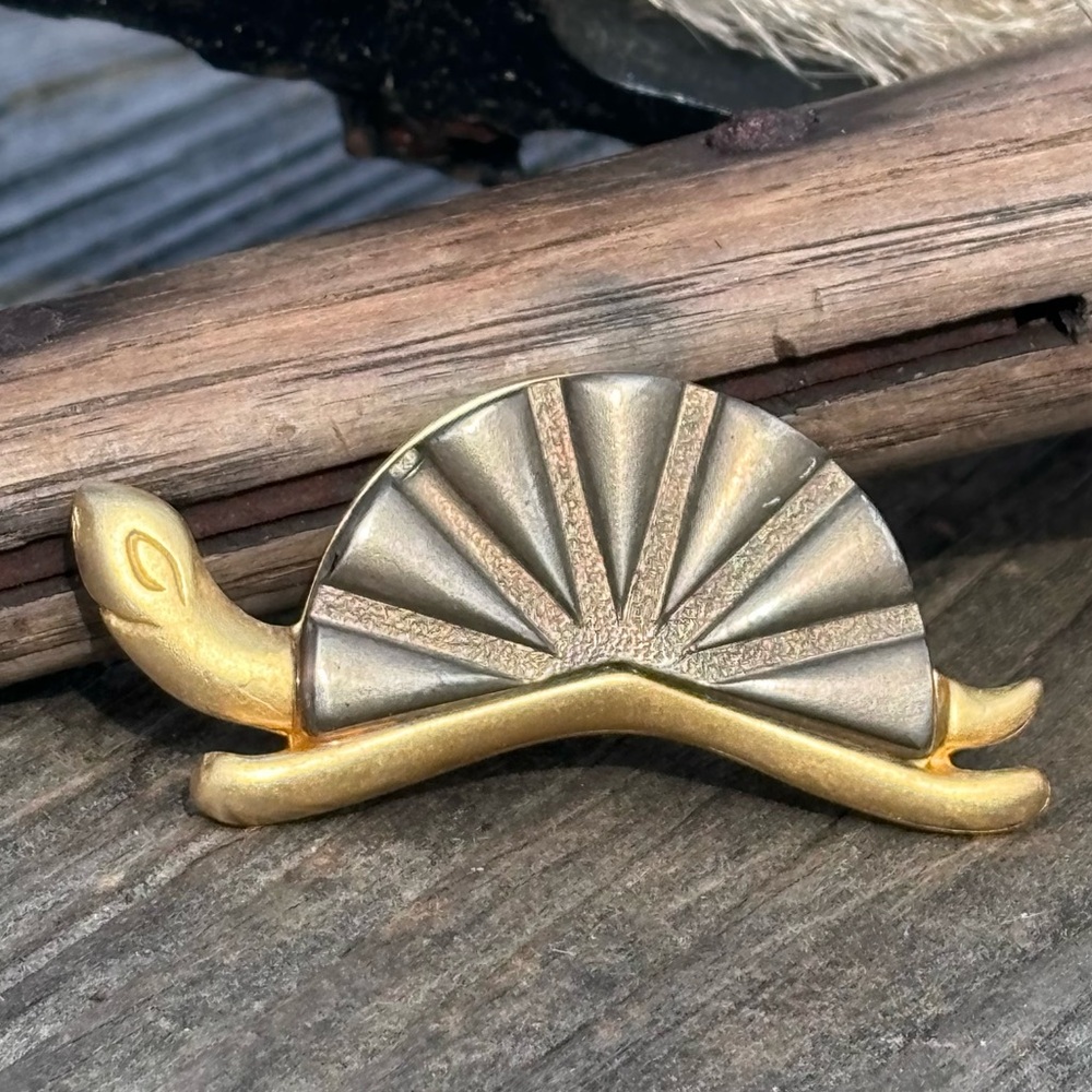 Adorable Vintage P&M Paris Two Toned Turtle Brooch!
